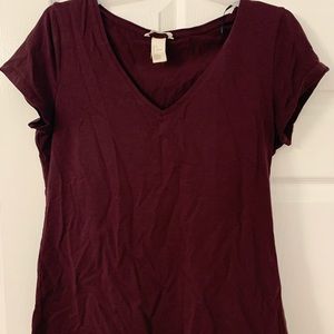 Maroon t-shirt from H&M.
